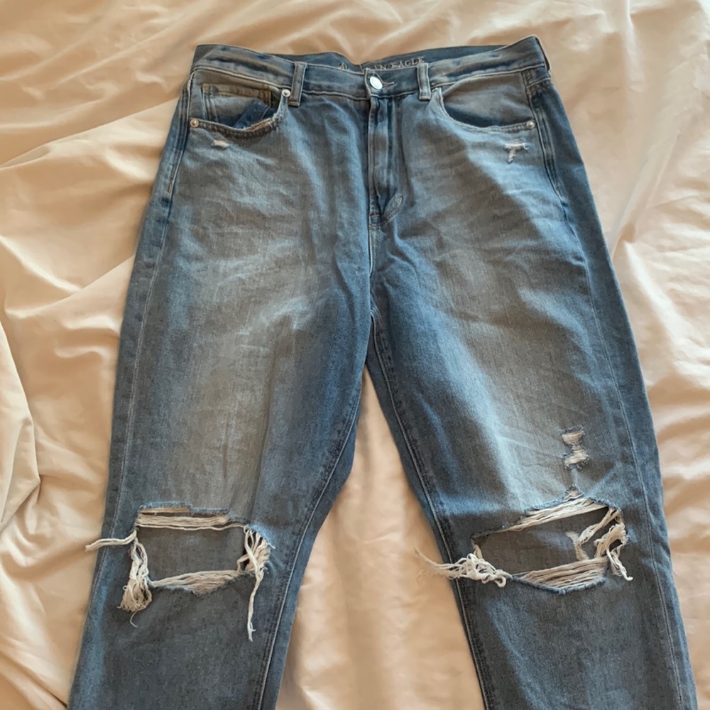 American Eagle mom jean
